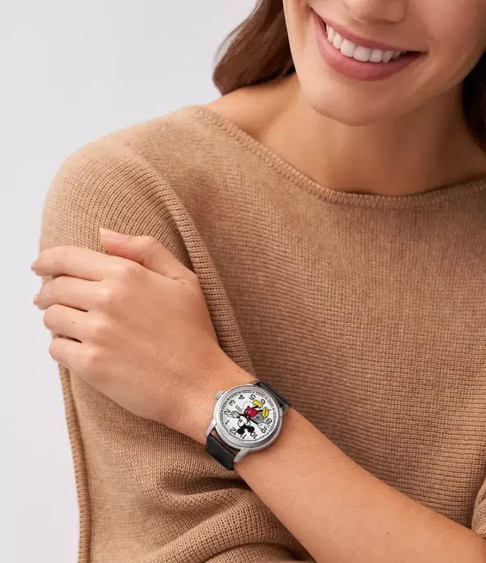 Disney Fossil Özel Sürüm Klasik Disney Mickey Mouse Saat Disney Fossil Özel Sürüm Klasik Disney Mickey Mouse Saat