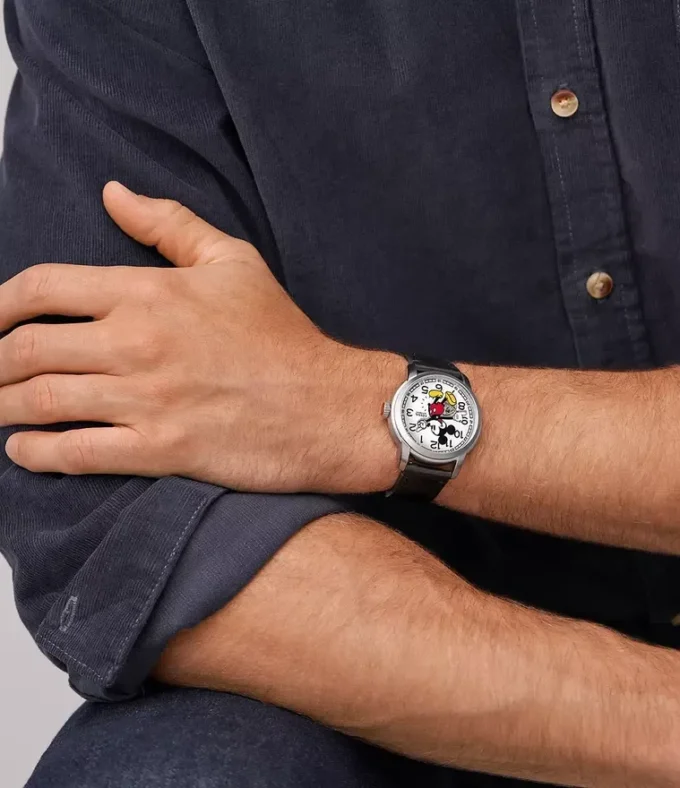 Disney Fossil Özel Sürüm Klasik Disney Mickey Mouse Saat Disney Fossil Özel Sürüm Klasik Disney Mickey Mouse Saat