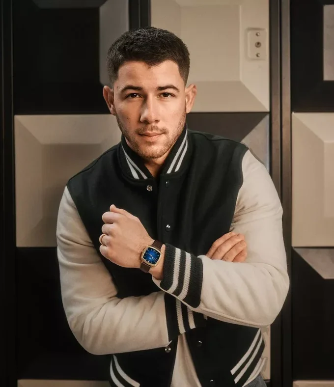 Nick Jonas x Fossil Machine Luxe Mavi Vignette Üç İbreli Kahverengi Timsah Derisi Saat Nick Jonas x Fossil Machine Luxe Mavi Vignette Üç İbreli Kahverengi Timsah Derisi Saat